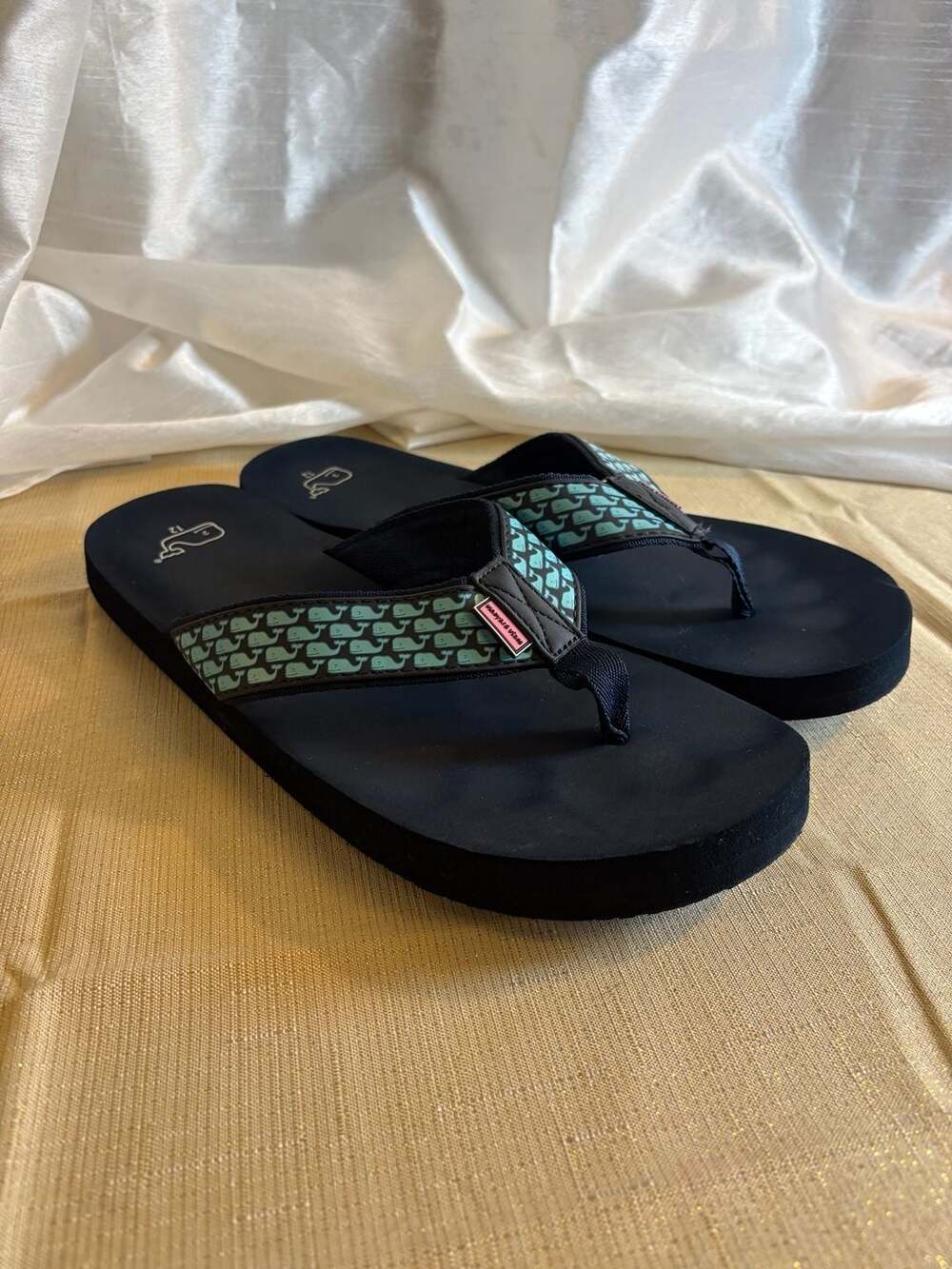 Vineyard Vines Whale Print Flip Flop Sandals Size 12